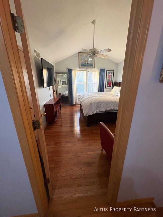 Building Photo - 1951 Spinnaker Ct