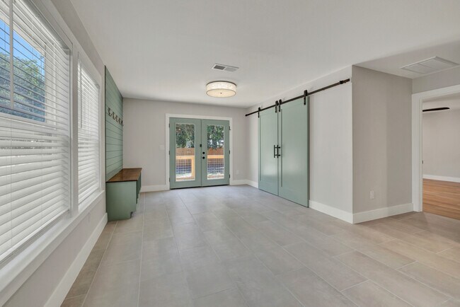 Building Photo - 1017 W Martin Luther King Dr