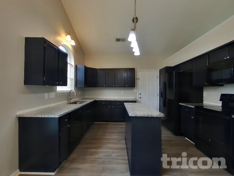 Building Photo - 11901 Harris Pointe Dr