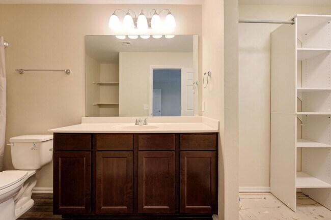 Building Photo - Stunning 3-Bedroom Home in Beautiful Piedmont Community!