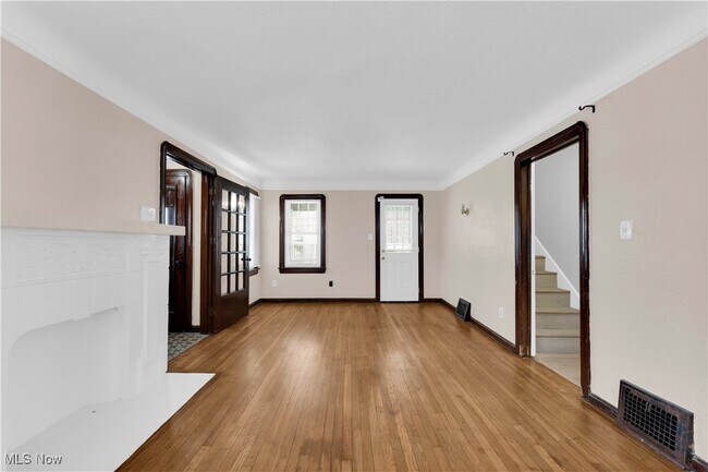 Building Photo - 15602 Walden Ave