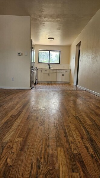 Building Photo - 37 Newland Ct