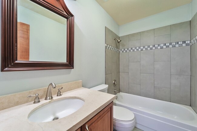 Building Photo - Fantastic 4 Bed 3.5 Bath in Aurora!