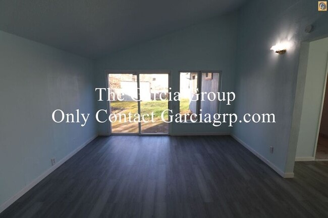 Building Photo - 4505 NE Emerson St