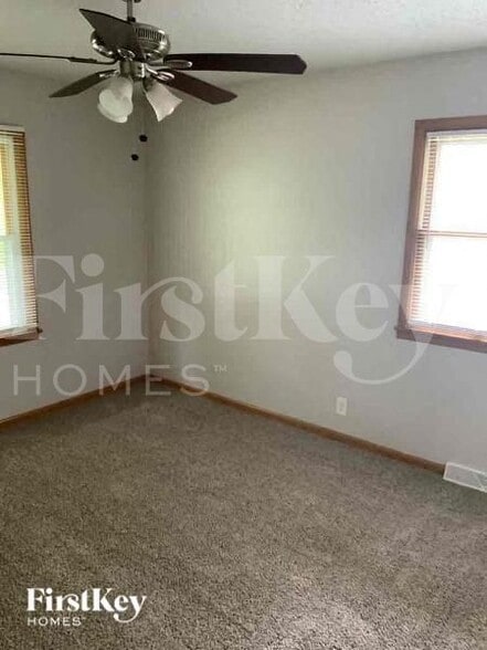 Building Photo - 8207 E 85 St