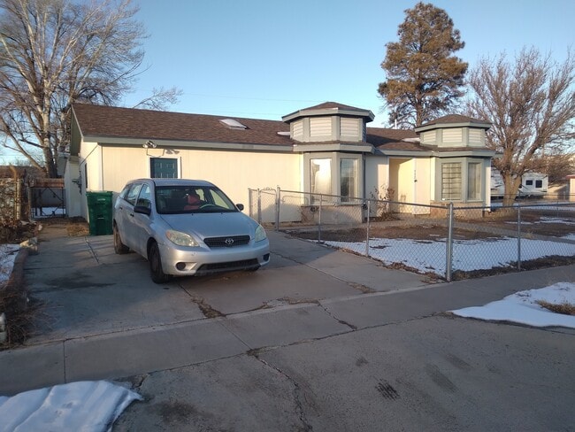 Building Photo - 732 Clovis Ave