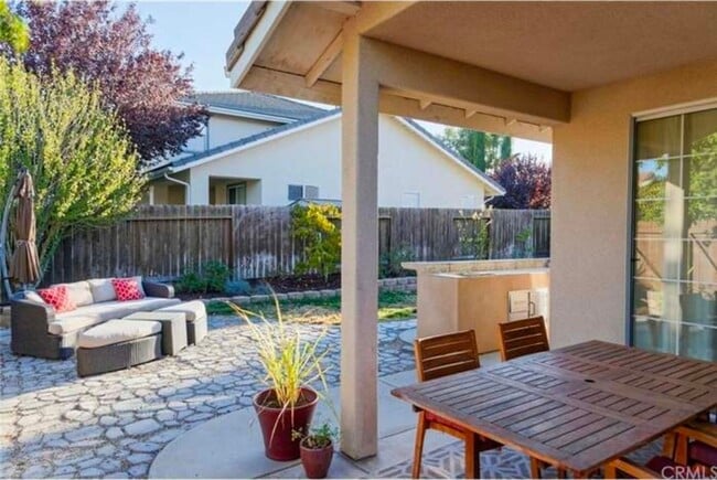 Building Photo - 3 bedroom 2 bath home