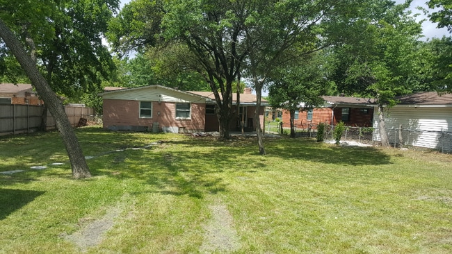 Building Photo - 10852 Cassandra Way