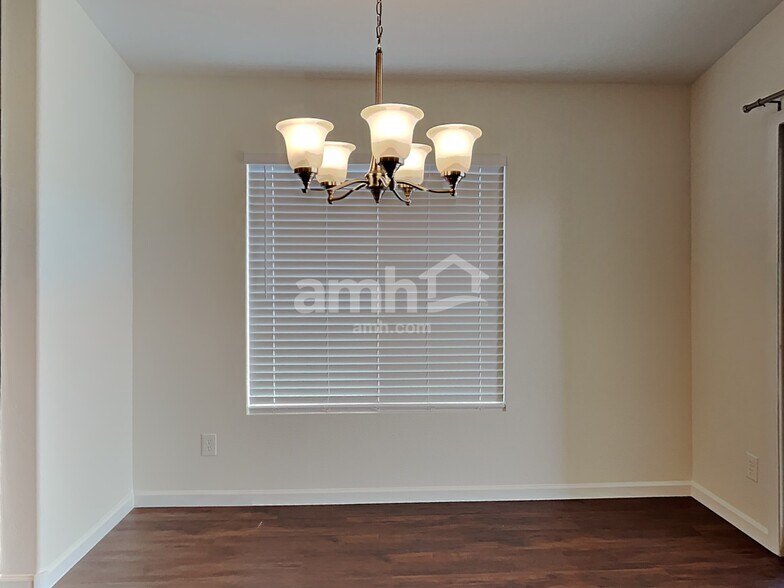 Building Photo - 14920 N 172nd Ln