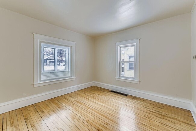 Building Photo - 3507 N Newton Ave