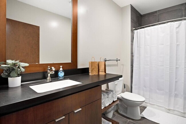 Building Photo - 1220 SW Washington St