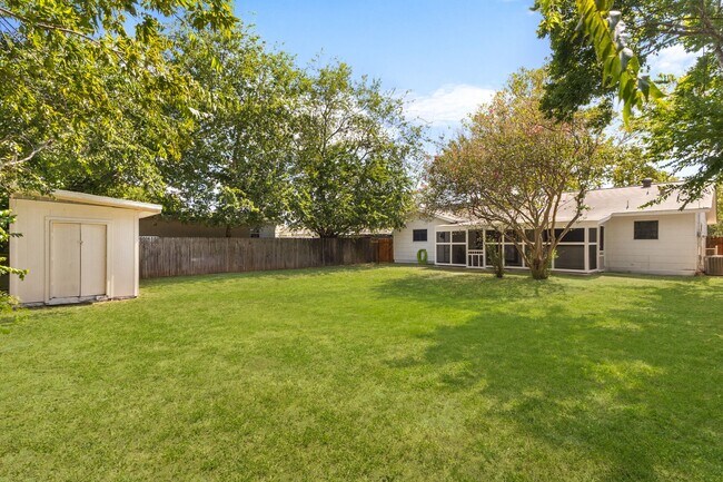 Building Photo - 224 Anhalt Dr