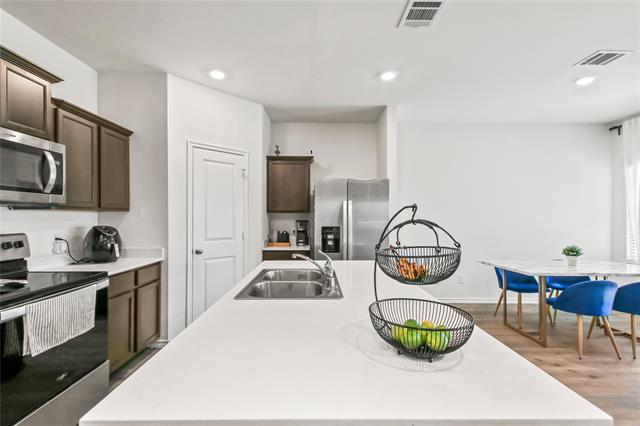 Building Photo - 755 Amelia Ct
