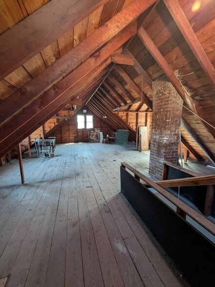 Building Photo - 229 Osborne Rd