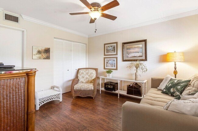 Building Photo - 7340 Amberly Ln