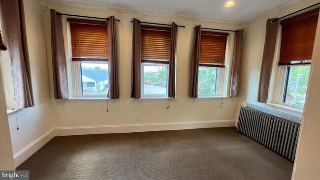 Building Photo - 7630 Cheltenham Ave