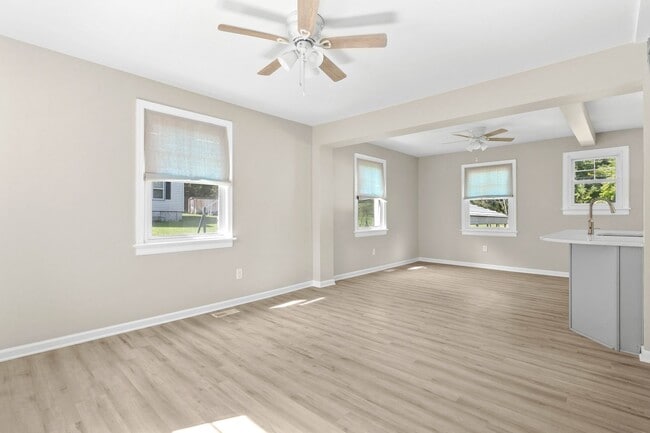 Building Photo - Newly Remodeled 3-Bedroom Home in Town of Blackstone!