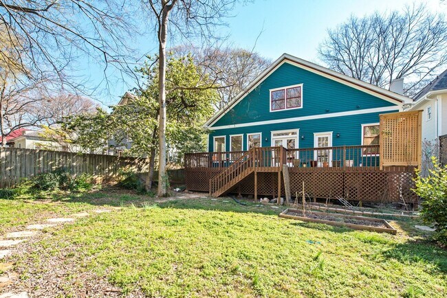 Building Photo - 623 Cherokee Ave SE