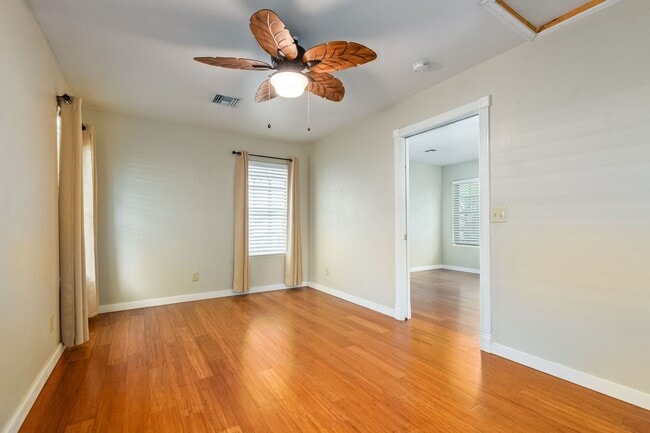 Building Photo - Charming Home in Garfield District – Renovated w/ Hardwood Floors, Granite Counters, In-Unit W/D ...