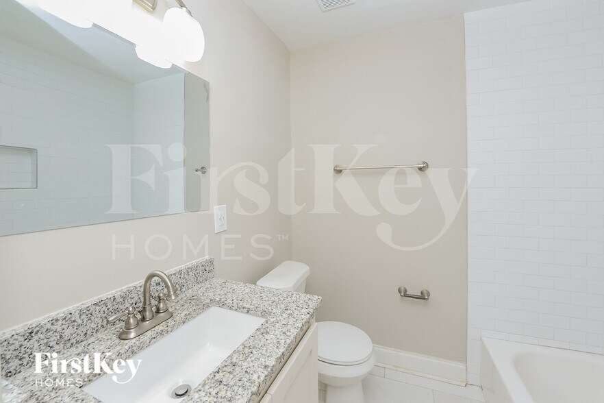 Building Photo - 1954 Wildwood Dr