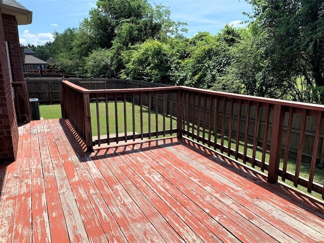 Building Photo - 320 Foundry Cir