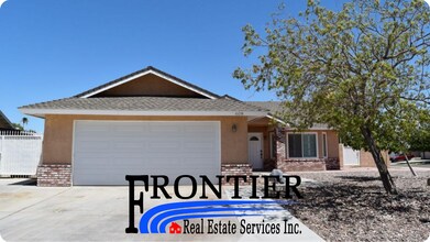 Building Photo - 4 bed 3 bath