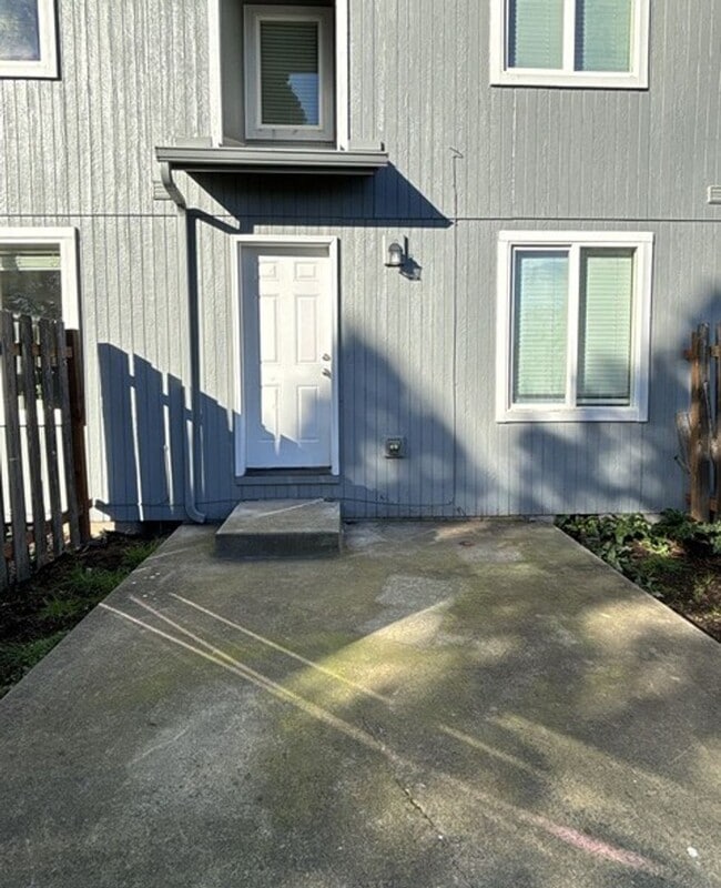 Building Photo - lenft01