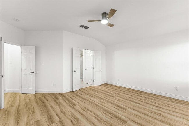 Building Photo - 1508 Lochaline Loop