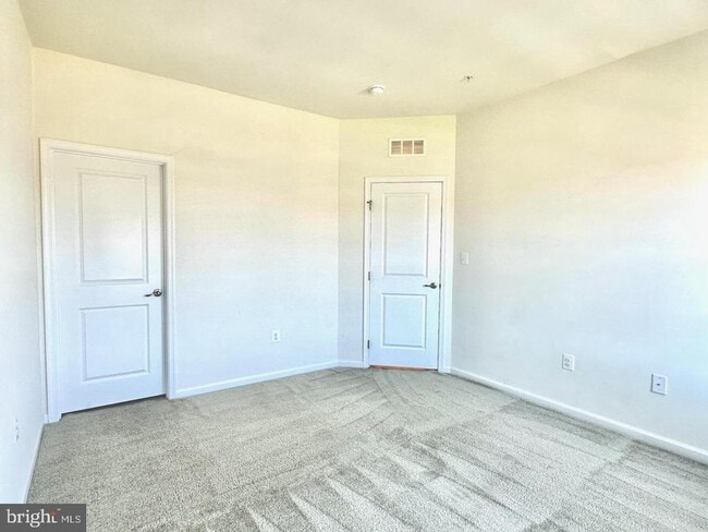 Building Photo - 5312 N Center Dr