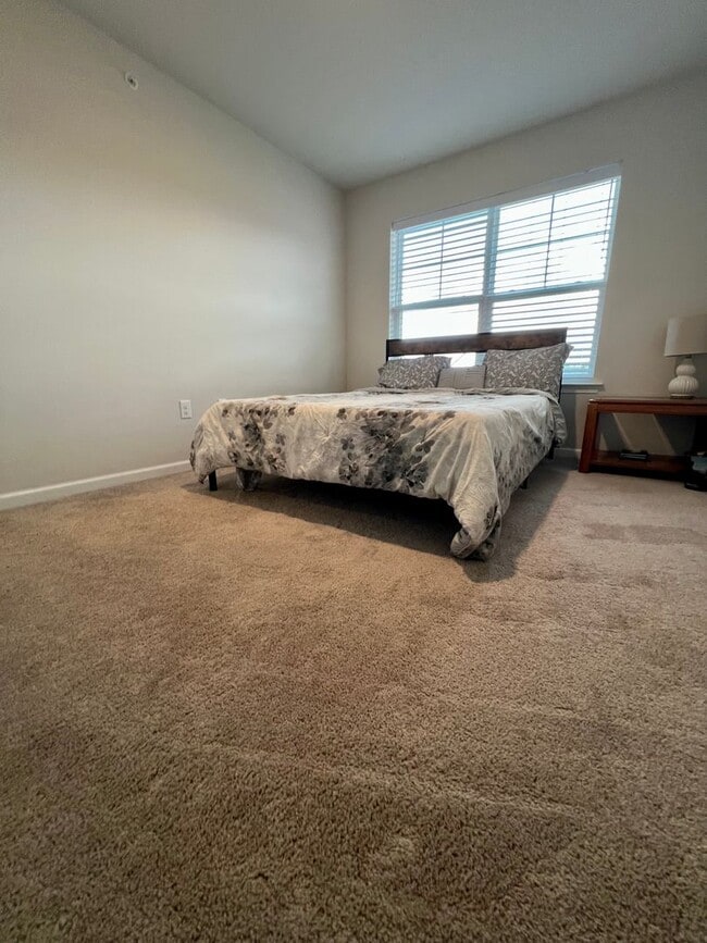 Building Photo - Luxurious 3-Bedroom Townhome in Norristown! Available mid-July!