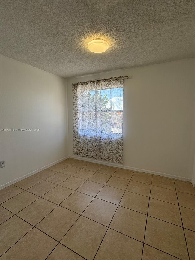 Building Photo - 2091 W 54th Terrace