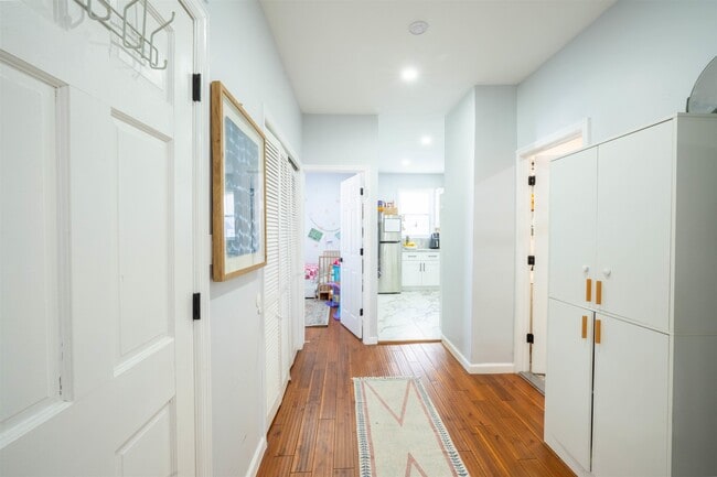 Building Photo - 40 Condict St