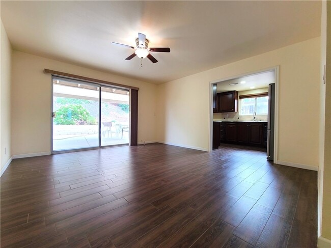 Building Photo - 12149 Country Club Ln