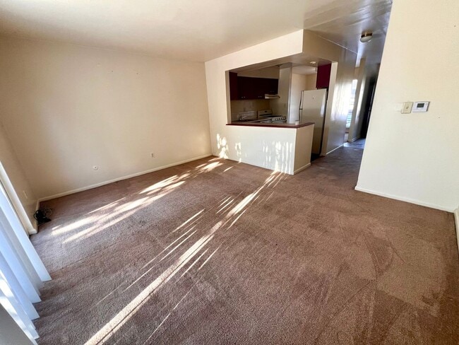 Building Photo - Fox Chapel  - 2 Bedroom 1.5 Bathroom - Townhome