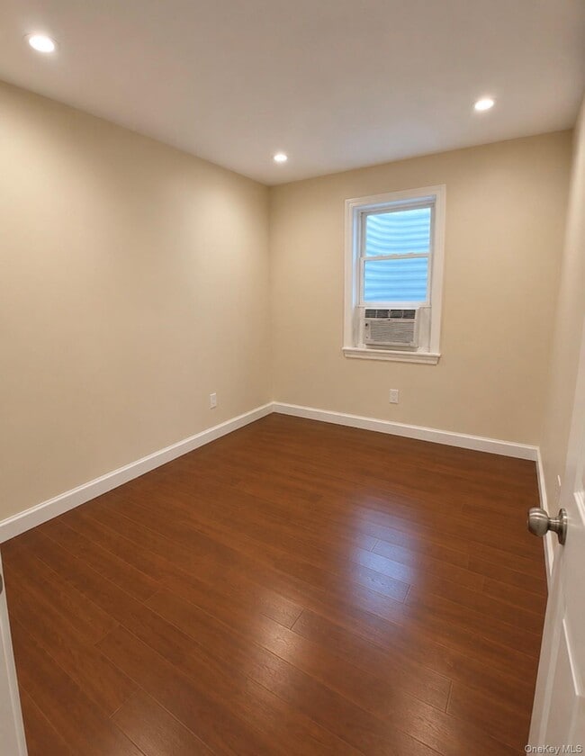 Building Photo - 81 Bellwood Ave