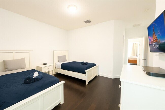 Building Photo - 17521 Placidity Ave