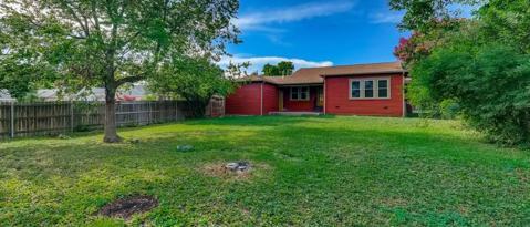 Building Photo - 2040 W Mistletoe Ave