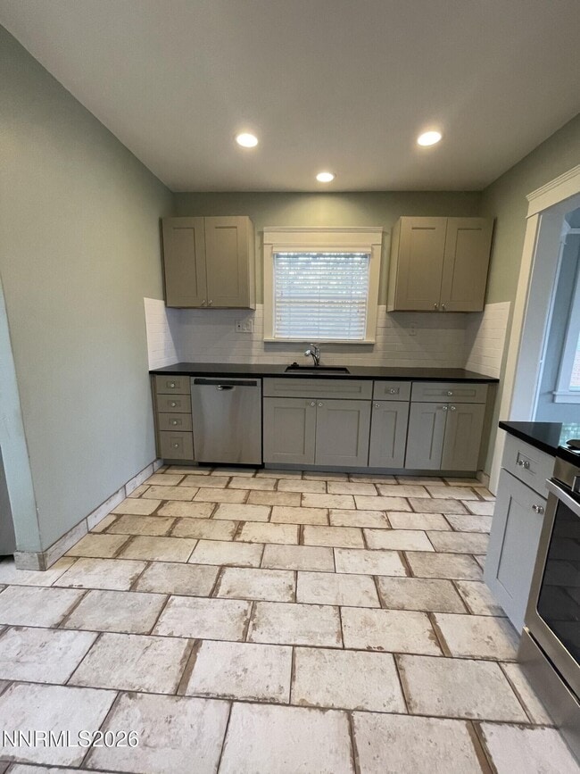 Building Photo - 125 Malone Ln