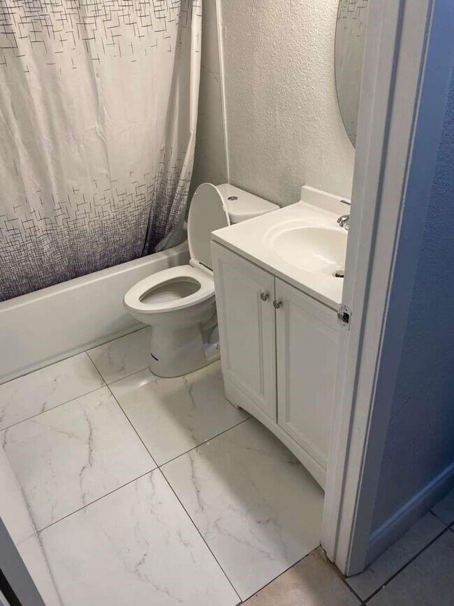 Building Photo - 3441 NW 44th St