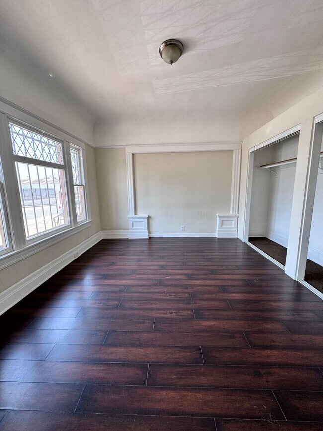 Building Photo - 963 Price St