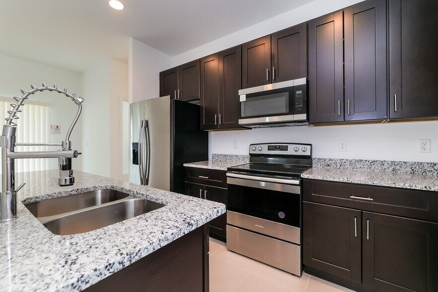 Building Photo - 602 Madrid Dr