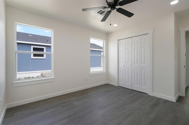 Building Photo - 1087 Schubert Ln