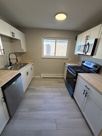 Building Photo - 6155 Ridge Ave