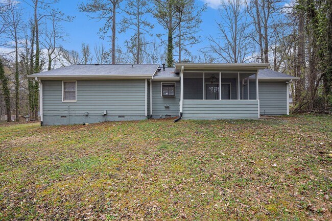 Building Photo - 3 bdrm, 2 bath in Stonecrest