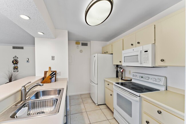 Building Photo - 527 Brackenwood Pl