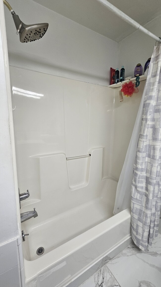 Building Photo - 2216 Dean Dr