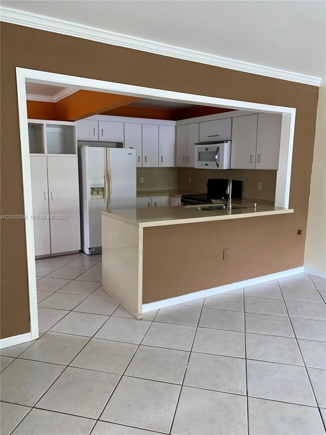 Building Photo - 464 NE 210th Cir Terrace