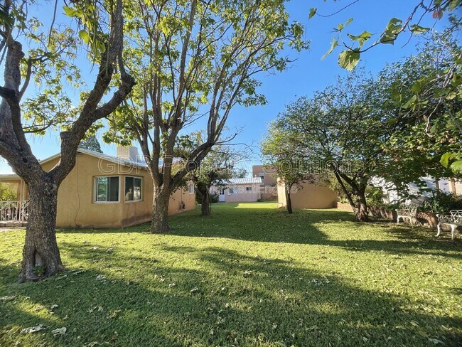Building Photo - 2440 1/2 Rose Avenue Northwest