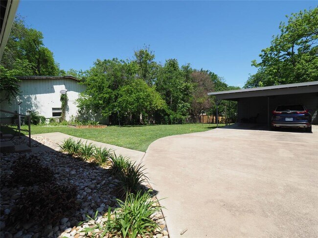 Building Photo - 4711 Bull Creek Rd