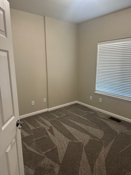 Building Photo - 2468 Thunder Mountain Dr